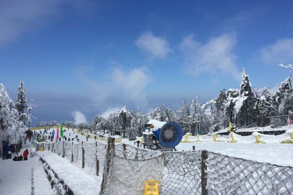 2024峨眉山雷洞坪滑雪场门票价格及开放时间