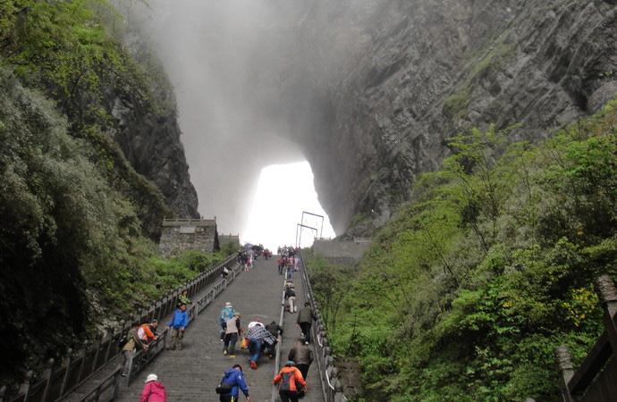 张家界天门山景区 天门山玻璃栈道 天门山在哪