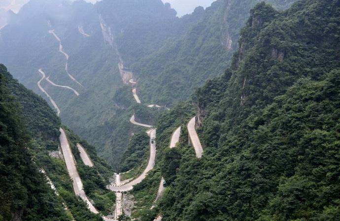 张家界天门山景区 天门山玻璃栈道 天门山在哪