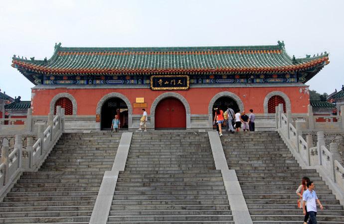 张家界天门山景区 天门山玻璃栈道 天门山在哪