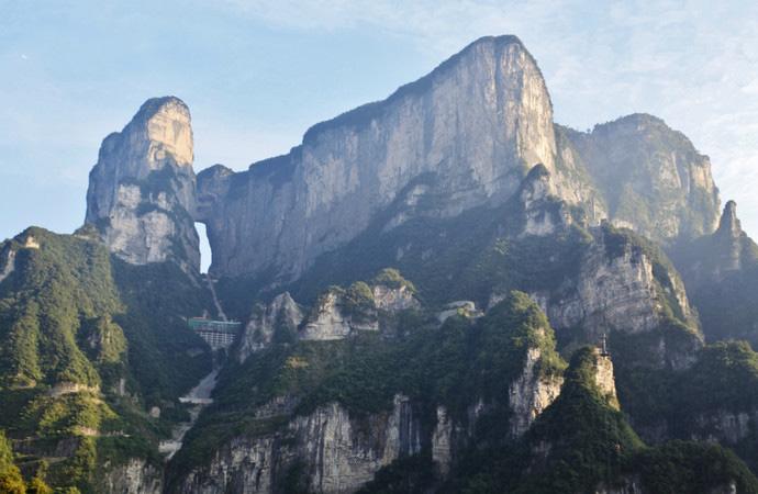 张家界天门山景区 天门山玻璃栈道 天门山在哪