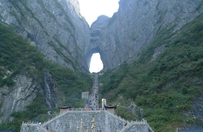 张家界天门山景区 天门山玻璃栈道 天门山在哪