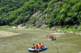 长白山森林峡谷漂流