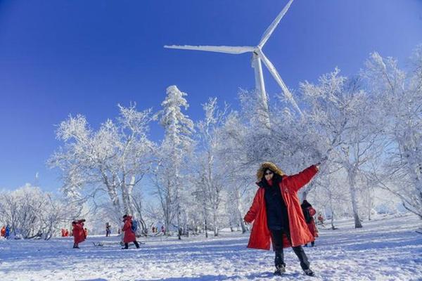 2024亚布力冰凌谷游玩攻略 - 门票价格 - 优惠政策 - 开放时间 - 地址 - 交通 - 天气